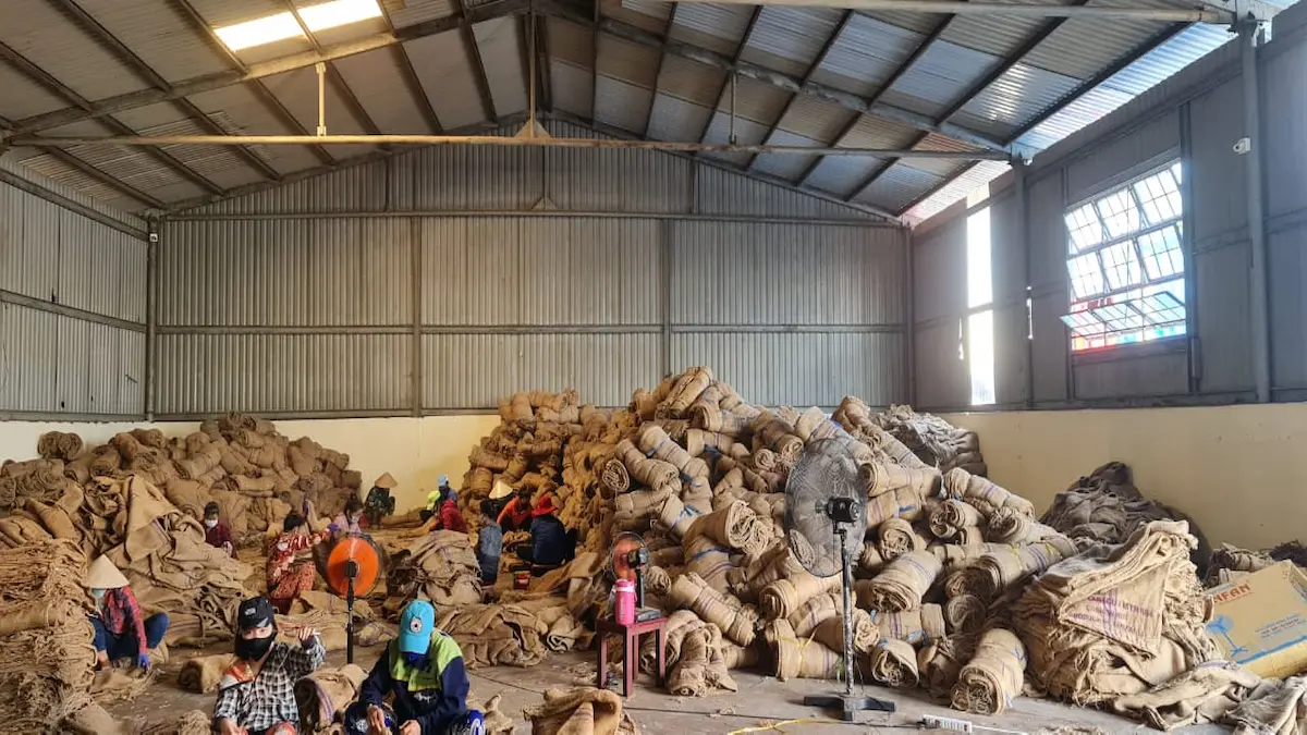 Bao bố cũ bảo dưỡng bê tông tại kho Phú Long An – hàng sẵn, chất lượng cao, giá rẻ giao tận công trình